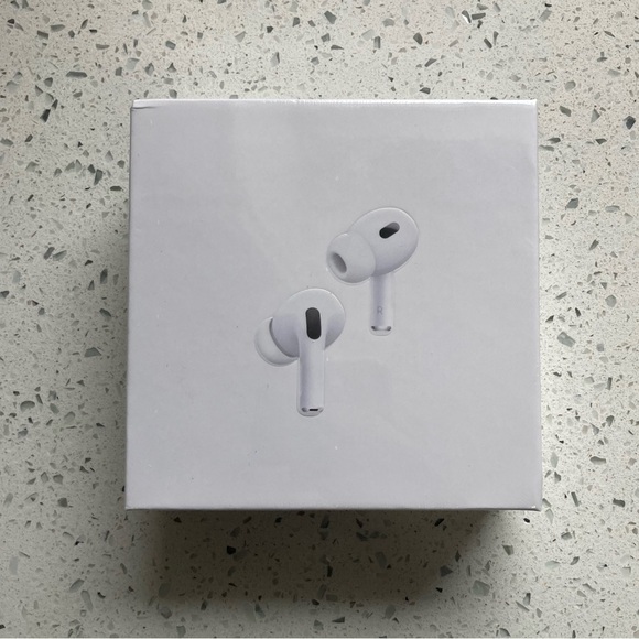 AirPods Pro (2nd Generation) MagSafe Charging Case - White